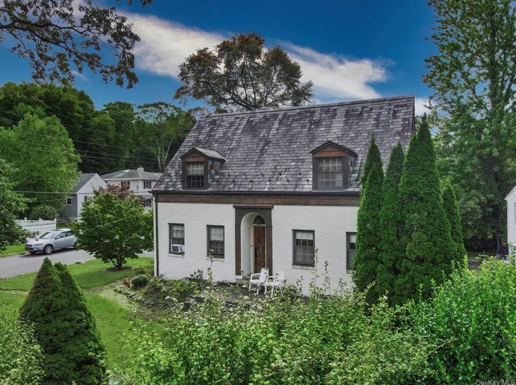 65 Ridgeway, White Plains, NY 10605