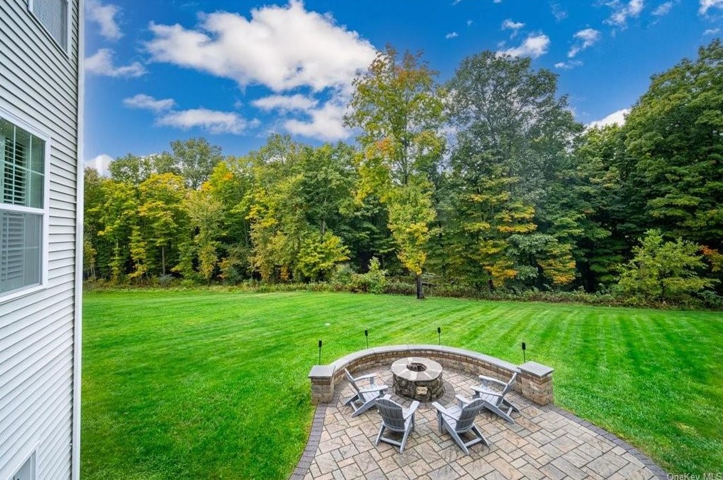 6 Allyson Ct, Goshen NY  10924-5513 exterior