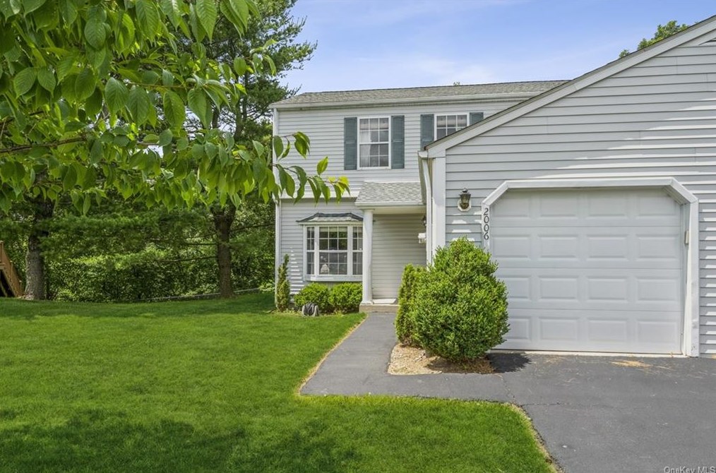 2006 Watch Hill Dr, North Tarrytown, NY 10591
