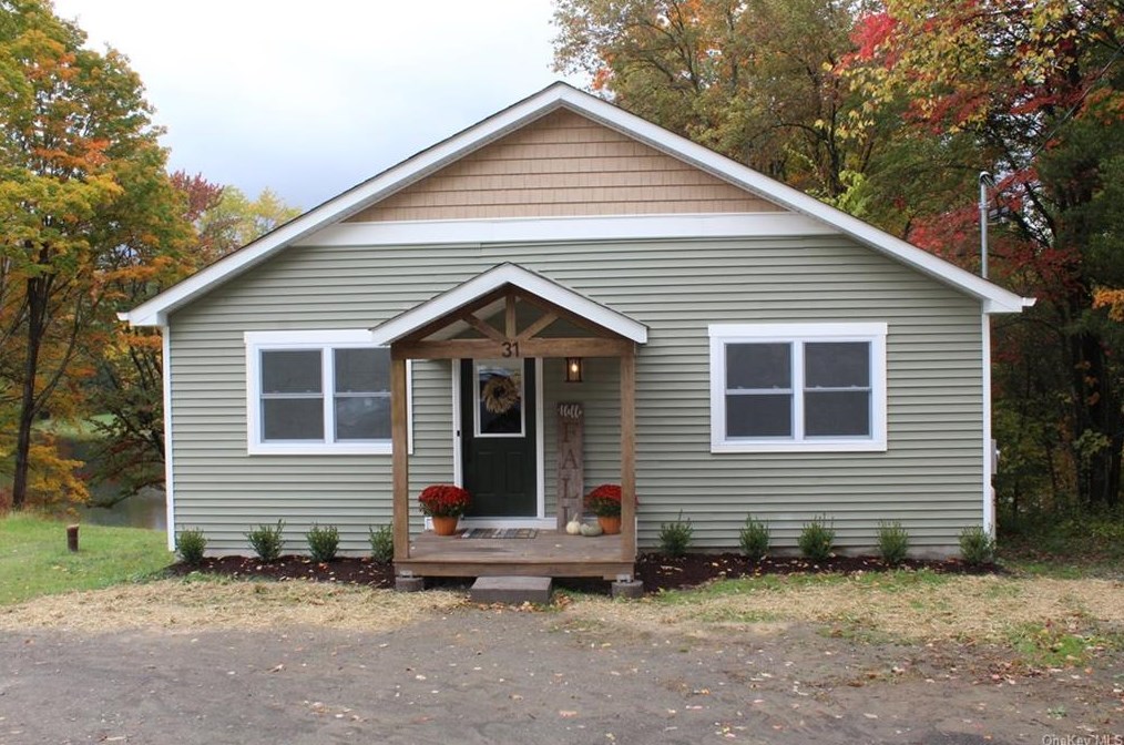 31 Lakeside Dr, Newburgh, NY 12553-5934