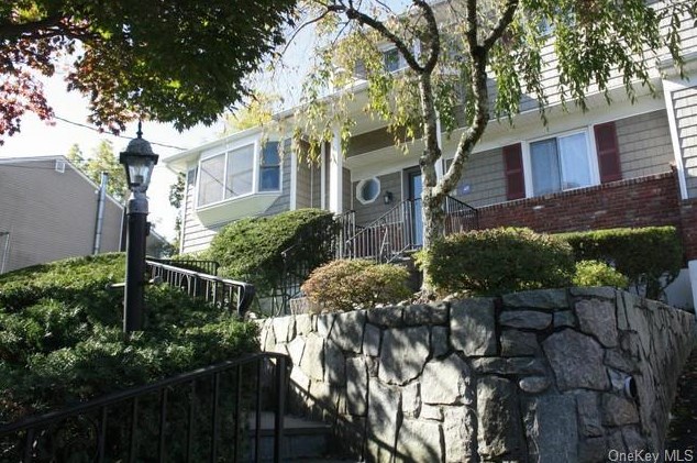 74 Sky Meadow Pl, White Plains, NY 10607