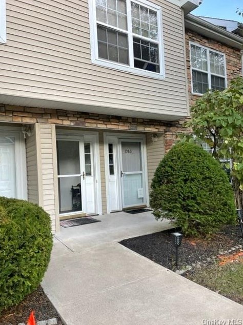 1063 Maggie Rd, Newburgh, NY 12550-7025