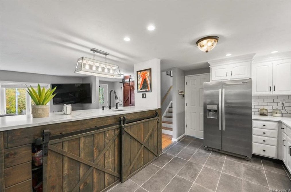 290 Candlestick Hill Rd, Newburgh NY  12550-1001 exterior