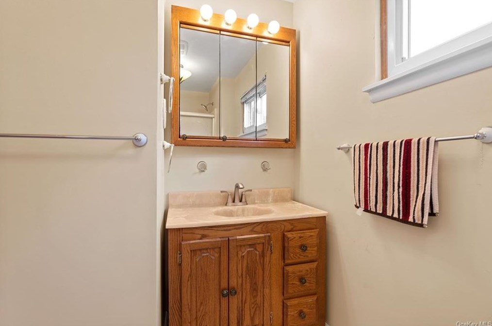 21 Alfred Pl, Walden NY  12586-1334 exterior