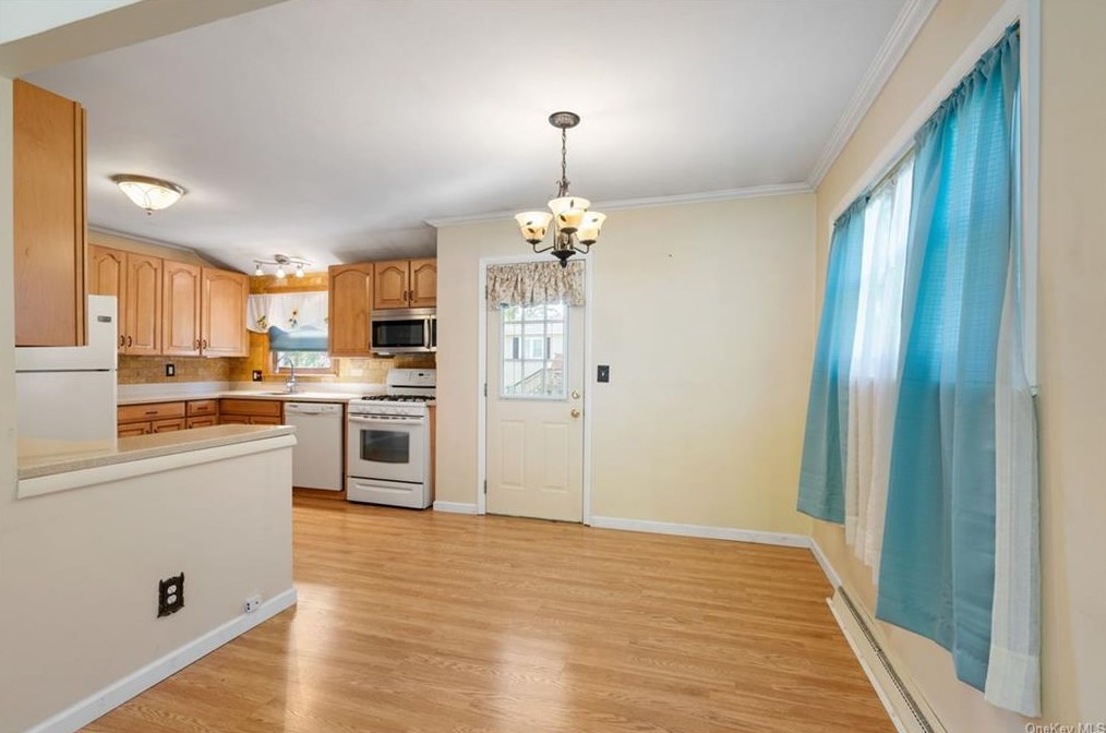 21 Alfred Pl, Walden NY  12586-1334 exterior