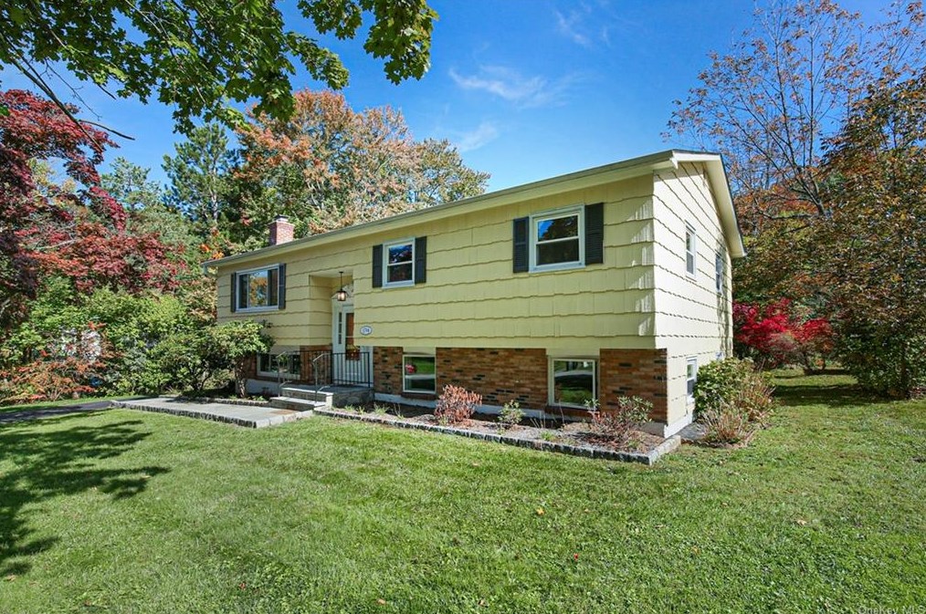 1794 Highbrook St, Yorktown Hgts, NY 10598