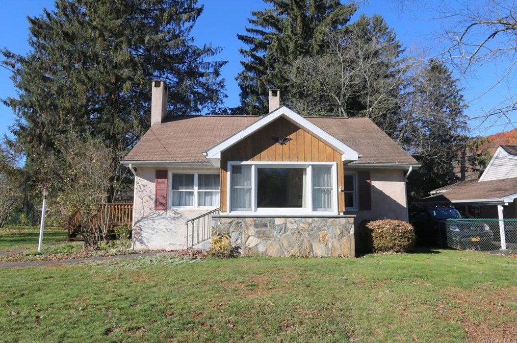 3741 Sunnyside St, Shrub Oak, NY 10588