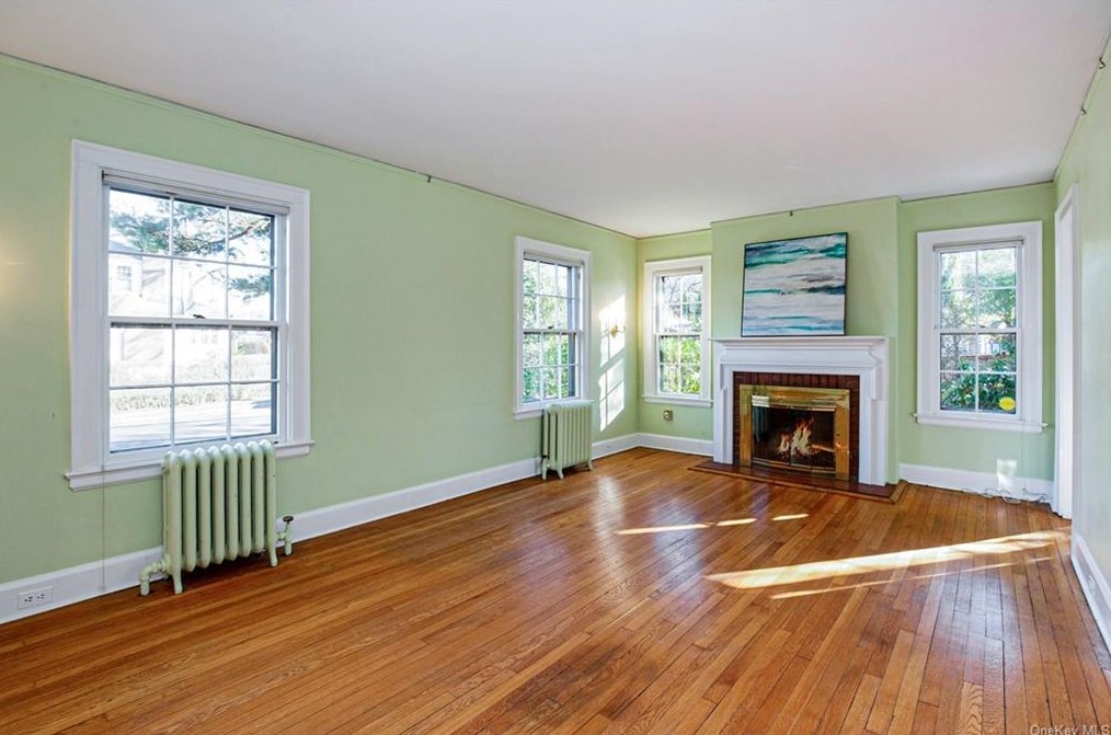 46 Concord Ave, Larchmont NY  10538-2928 exterior