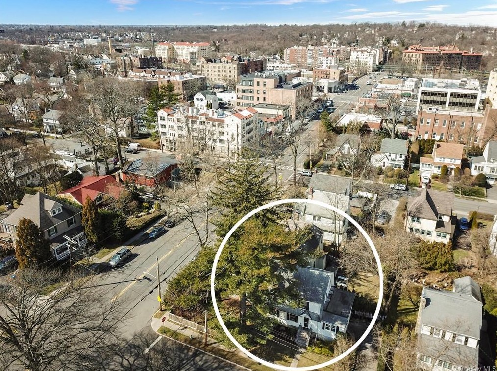 46 Concord Ave, Larchmont NY  10538-2928 exterior