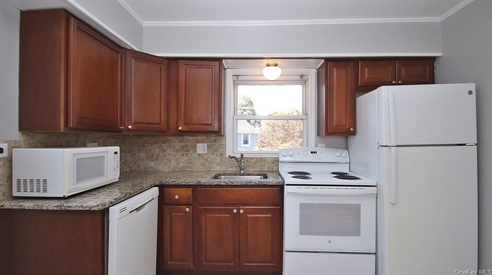 30 Booth St, Pleasantville, NY 10570