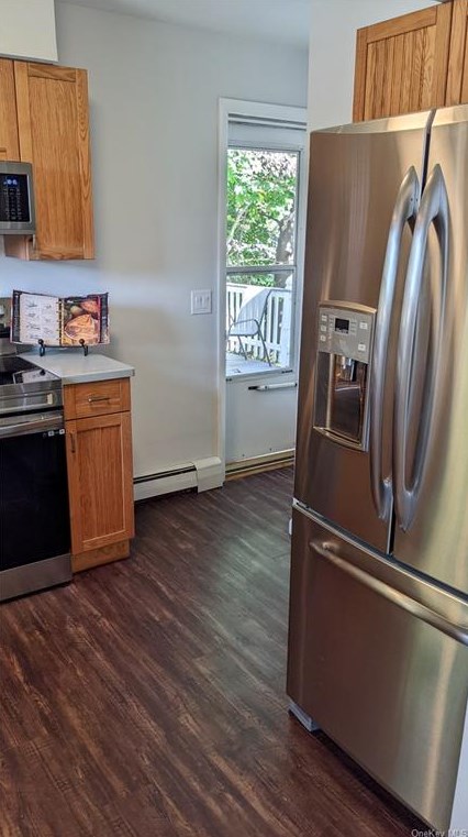 5 Crest Ct, East Fishkill NY  12533-5059 exterior