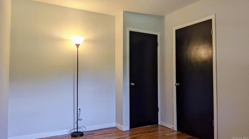 5 Crest Ct, East Fishkill NY  12533-5059 exterior