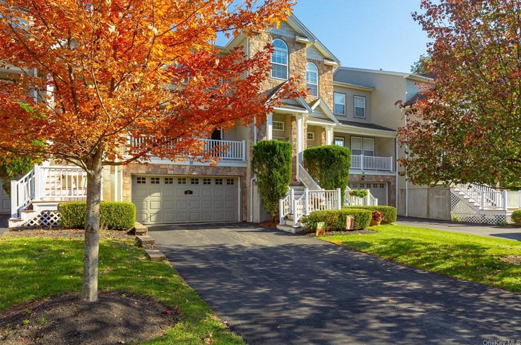 37 River Dr, Beacon, NY 12508-7021