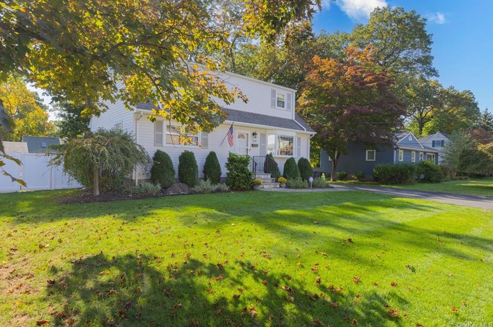 56 Carroll St, Chestnut Ridge, NY 10965-1101