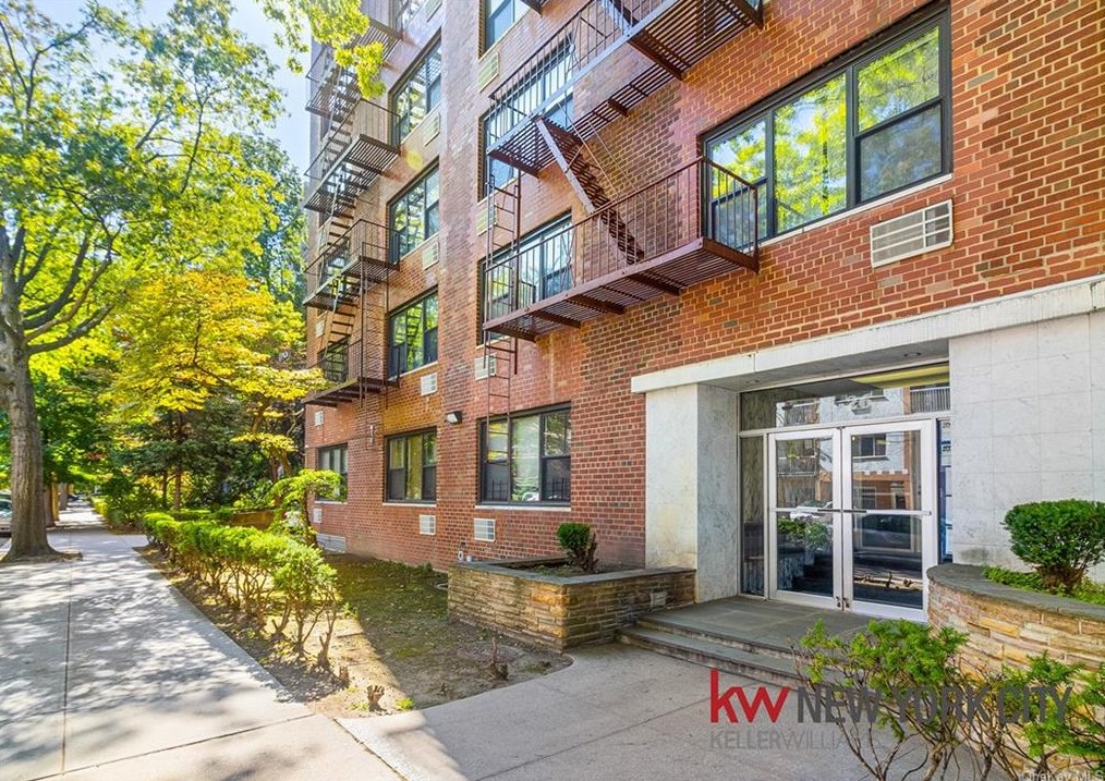 76-26 113th St, Flushing NY 11375-1455 exterior