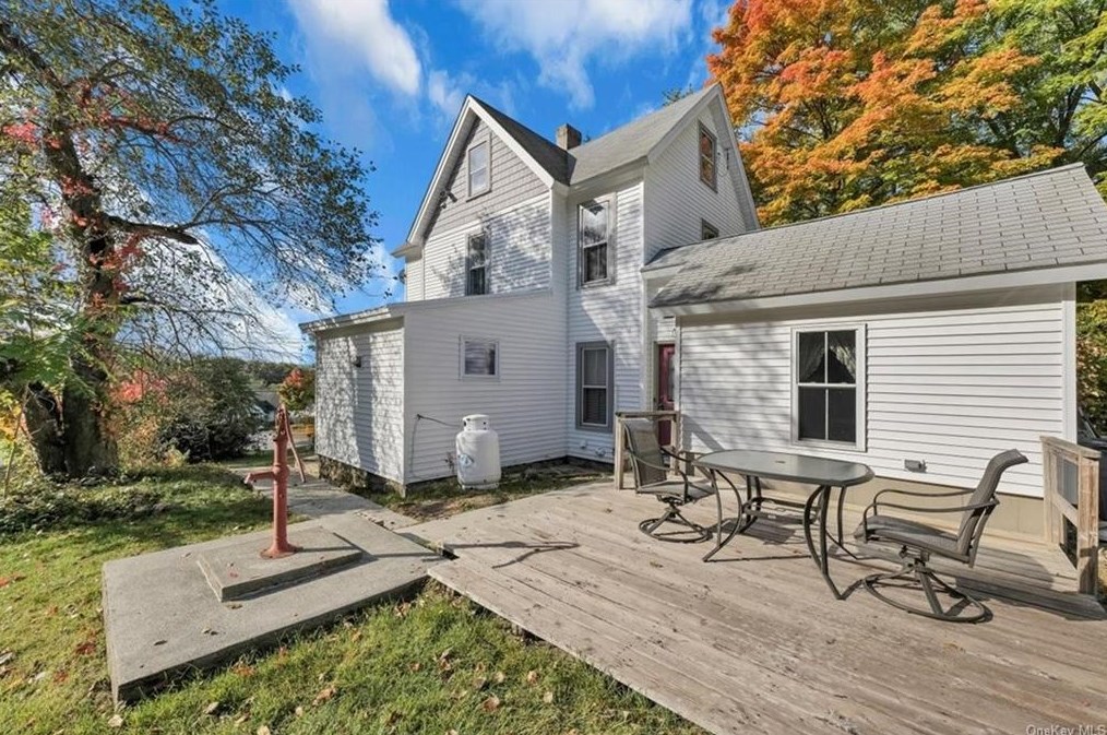 20 Plank Rd, Newburgh NY  12550-1980 exterior