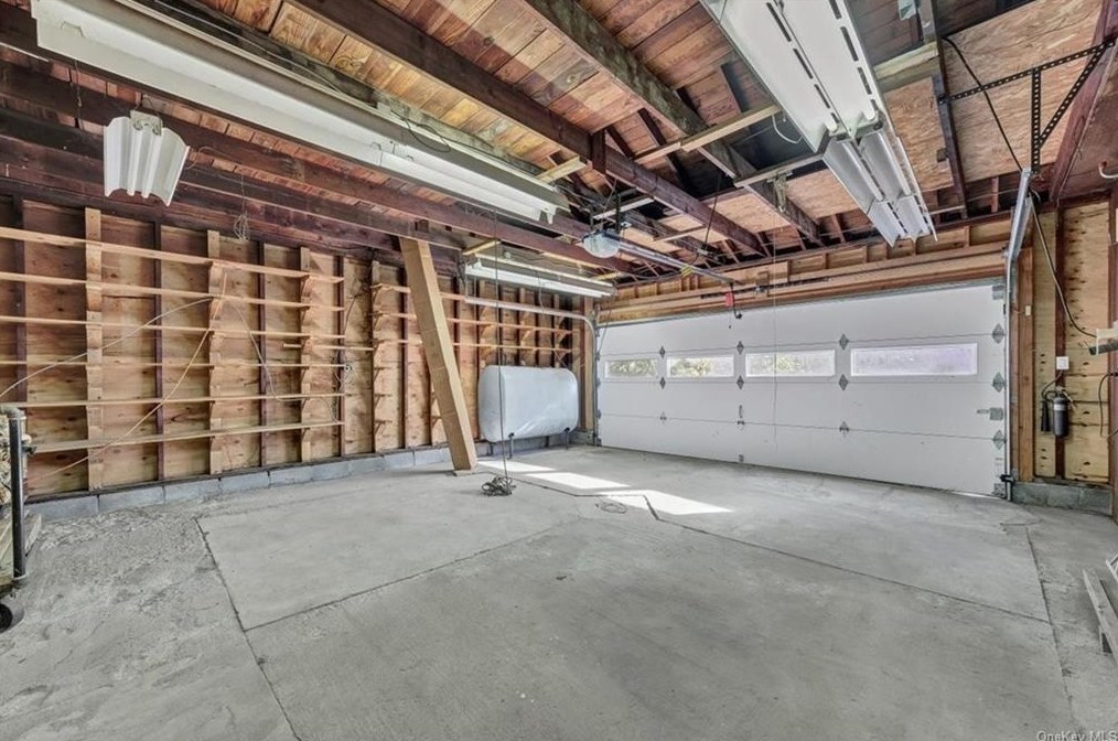 20 Plank Rd, Newburgh NY  12550-1980 exterior