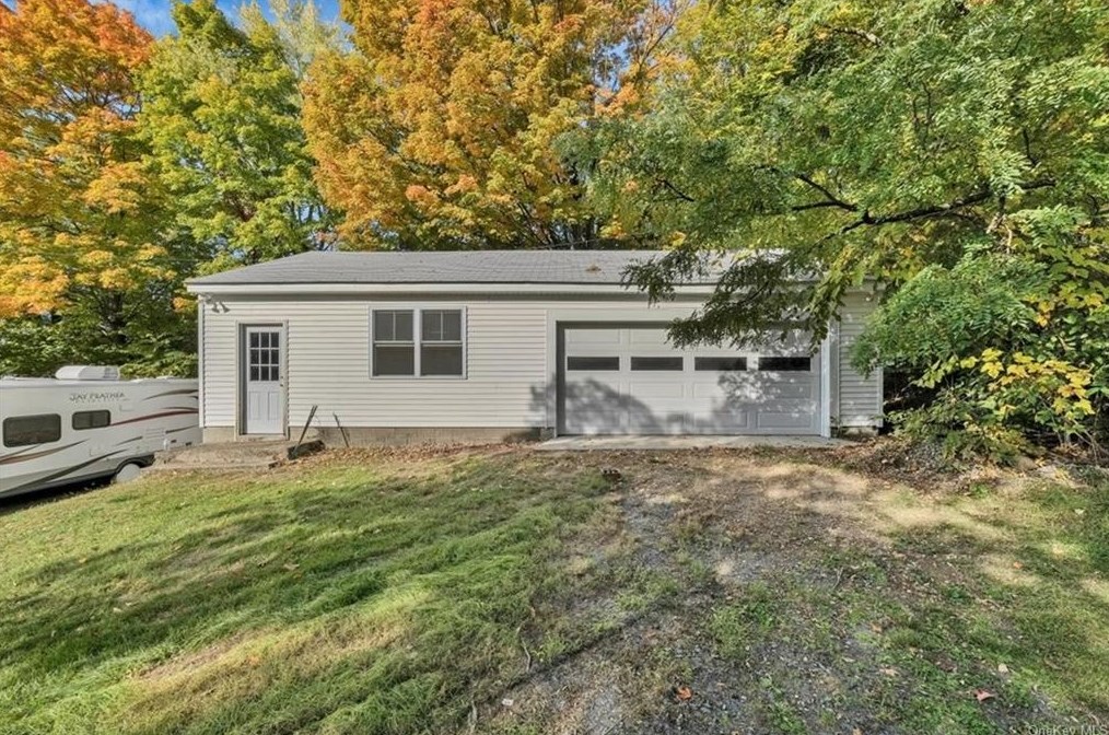 20 Plank Rd, Newburgh NY  12550-1980 exterior