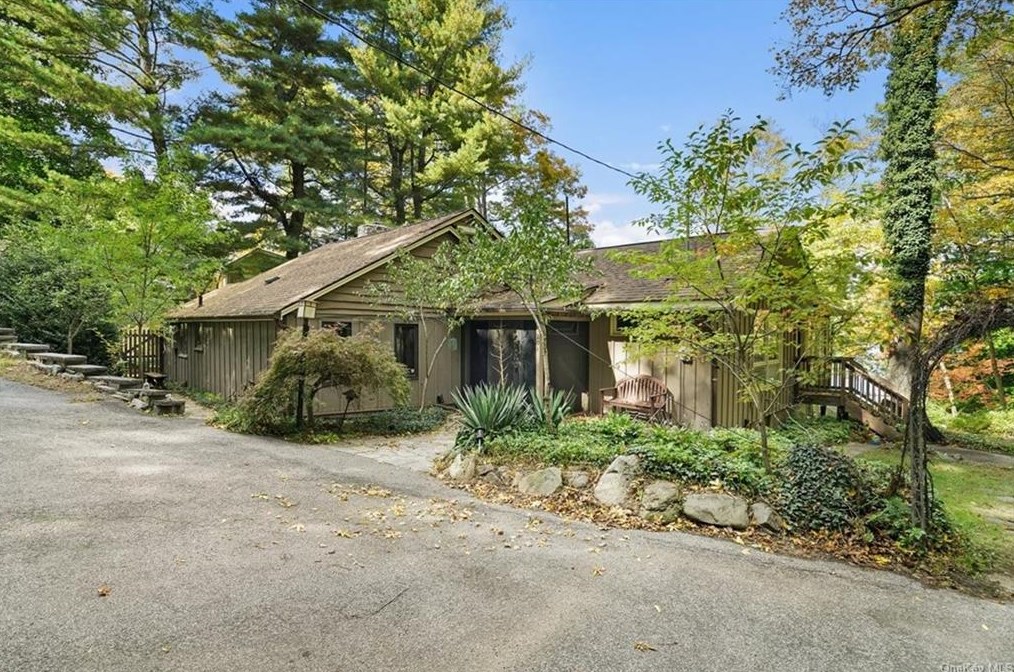 204 Farmingdale Rd, Chester, NY 10918