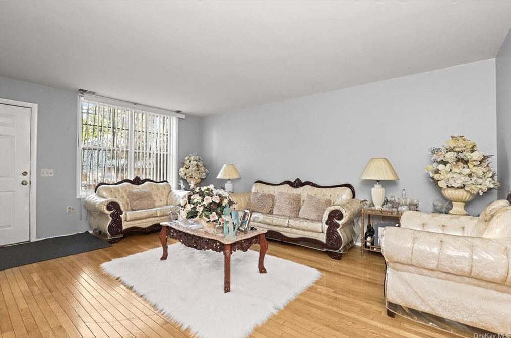 656 Williams Ave, Brooklyn, NY 11207-6729