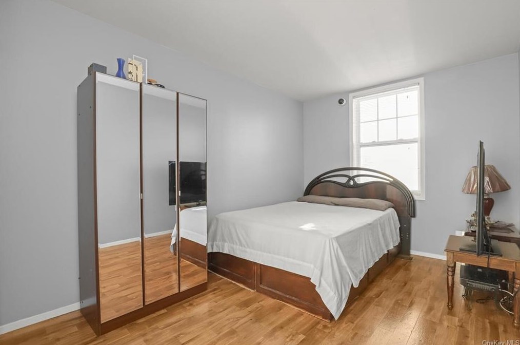 656 Williams Ave, Brooklyn NY 11207-5105 exterior