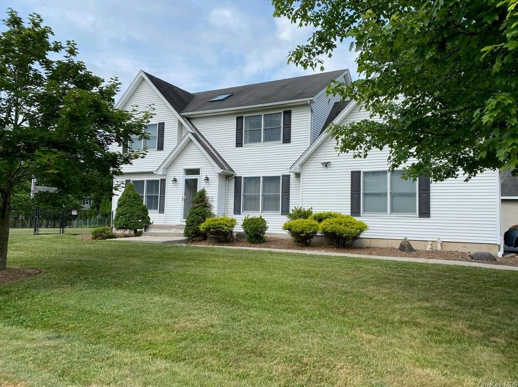 9 Monsignor Brady Ct, Blauvelt, NY 10913