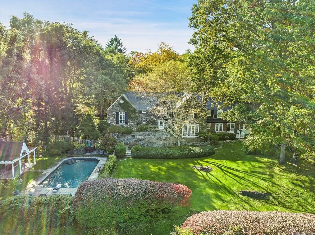 360-362 Pea Pond Rd, Bedford, NY 10506