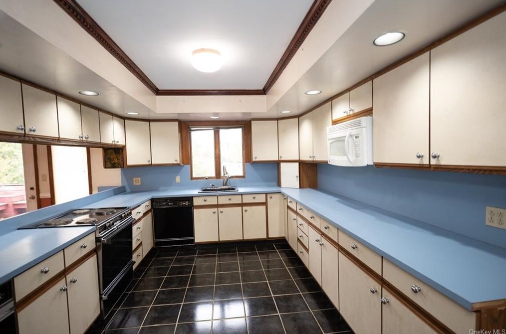 52 Arbor Rd, Camp Bell Hall, NY 10916
