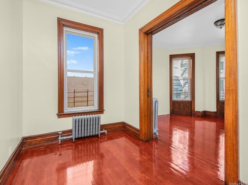 322 E 197th St #2, Bronx, NY 10458