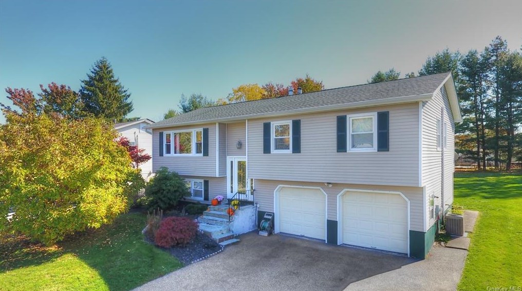 42 Moulton Cir, Monroe, NY 10950-3204