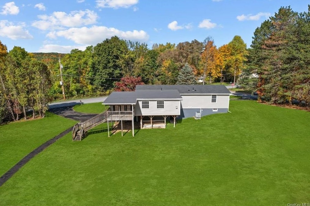 256 Lime Ridge Rd, Poughquag, NY 12570