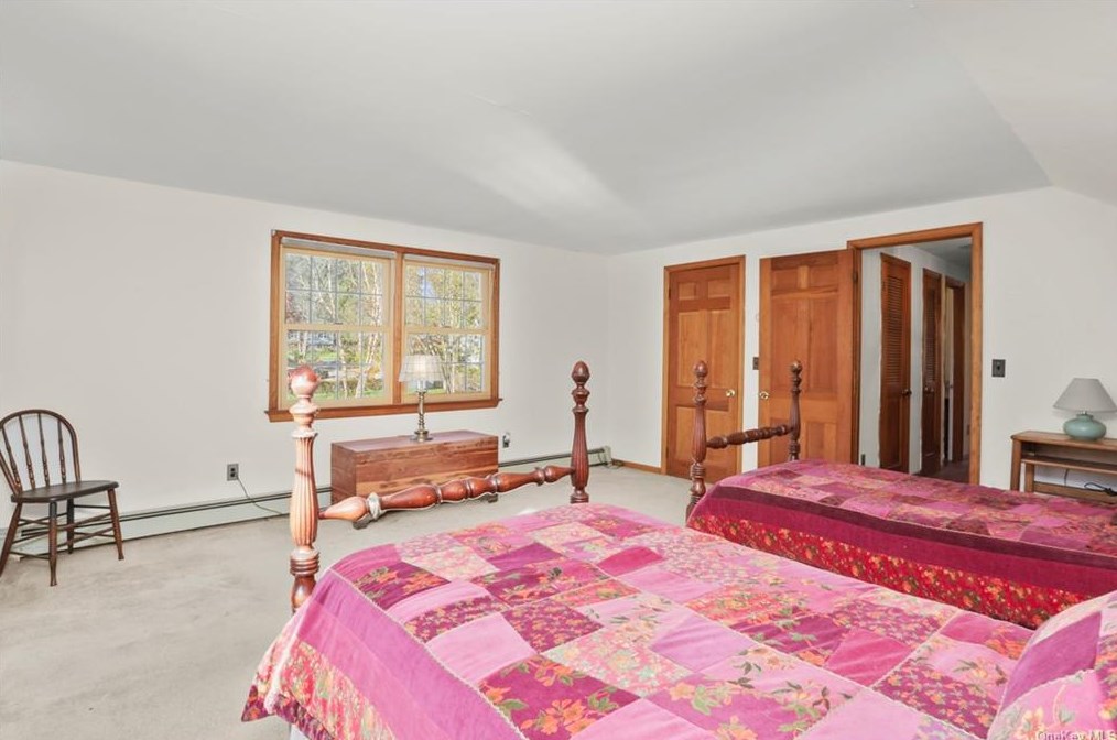 27 Lakeside Dr, Katonah NY  10536-1612 exterior
