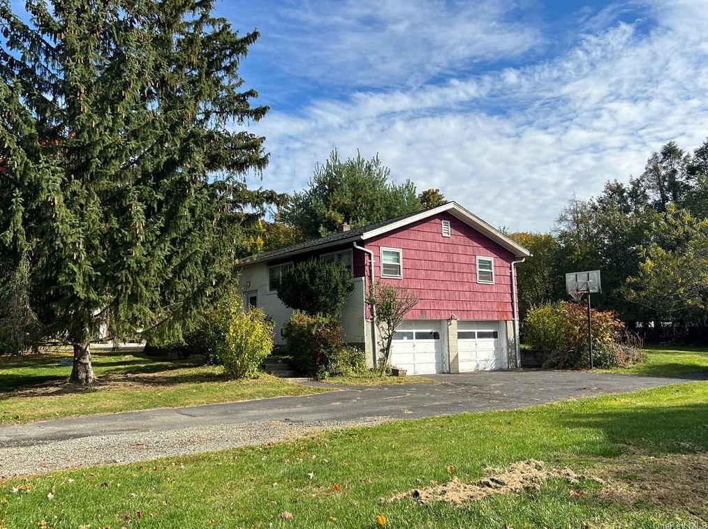 17 Ona Ln, Newburgh, NY 12553-6432