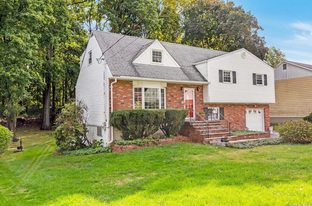 266 Buttonwood Ave, Cortlandt Manor, NY 10567-4931