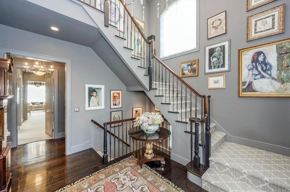 6 Piping Rock Way, New Rochelle, NY 10804