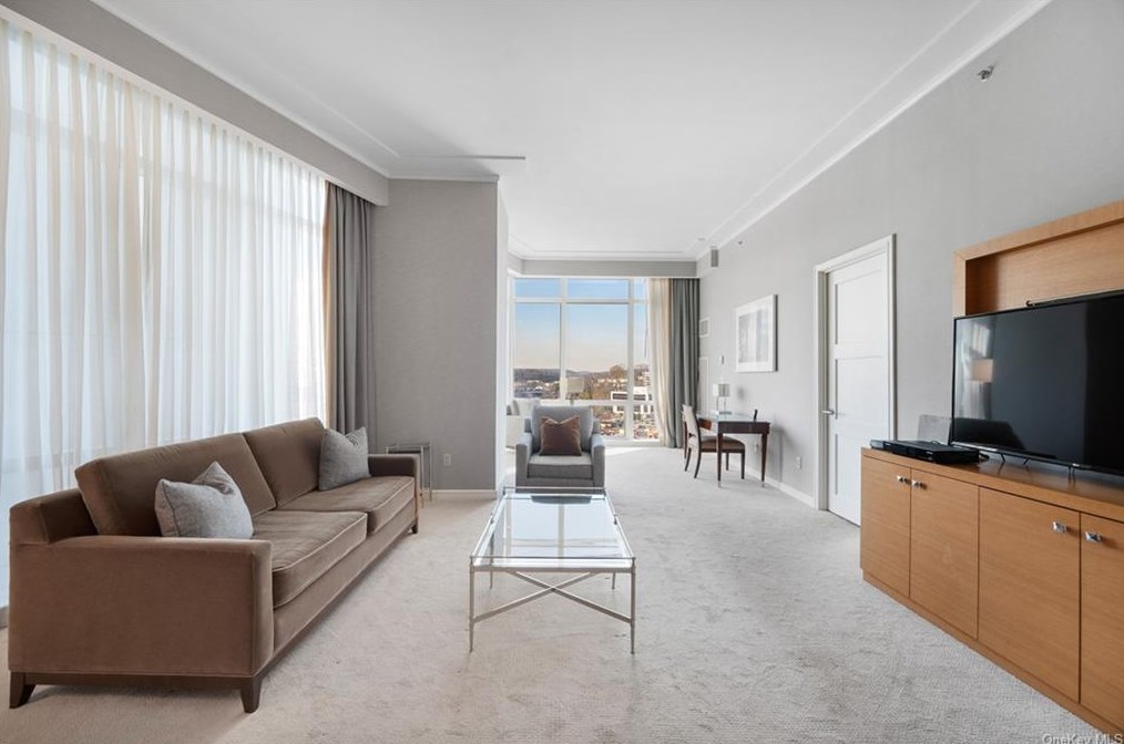 1 Renaissance Sq Unit 10f, White Plains, NY