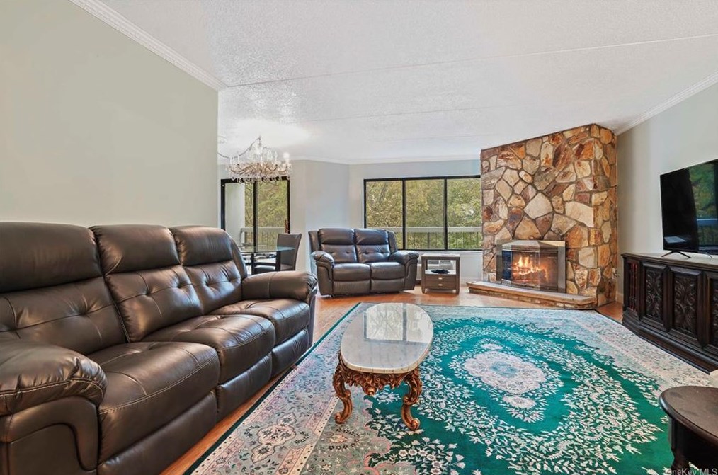 500 High Point Dr #ph1, Hartsdale, NY 10530