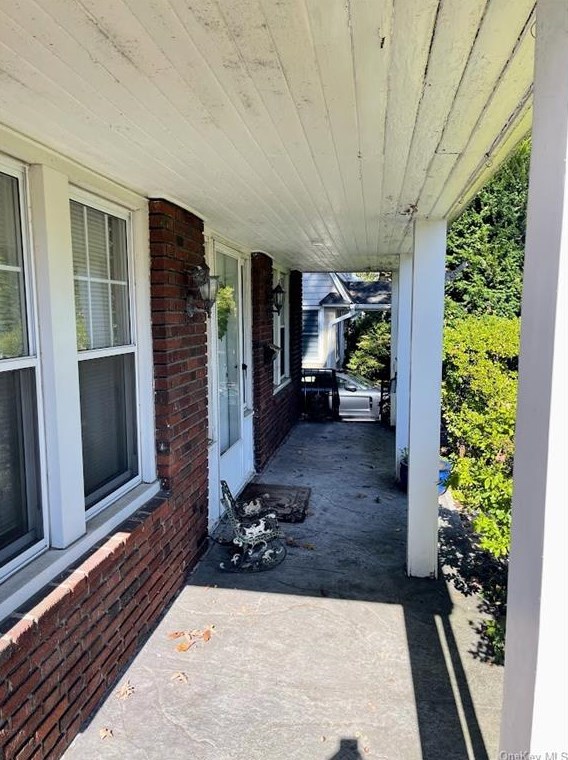 133 Davis Ave, White Plains, NY 10605