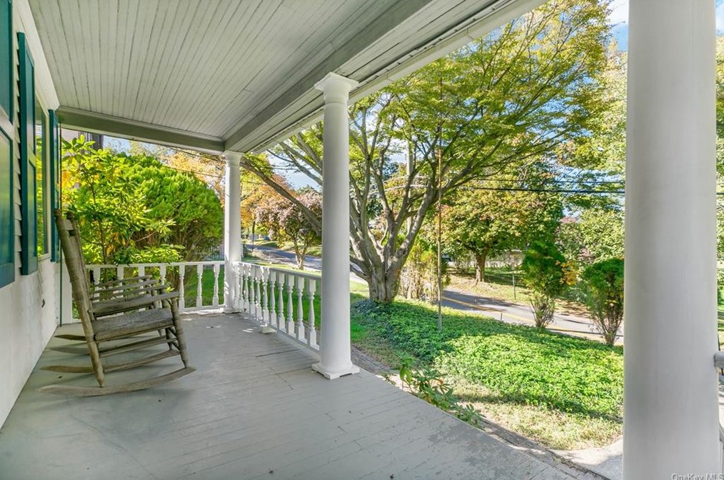 68 Belden Ave, Dobbs Ferry, NY 10522-1102