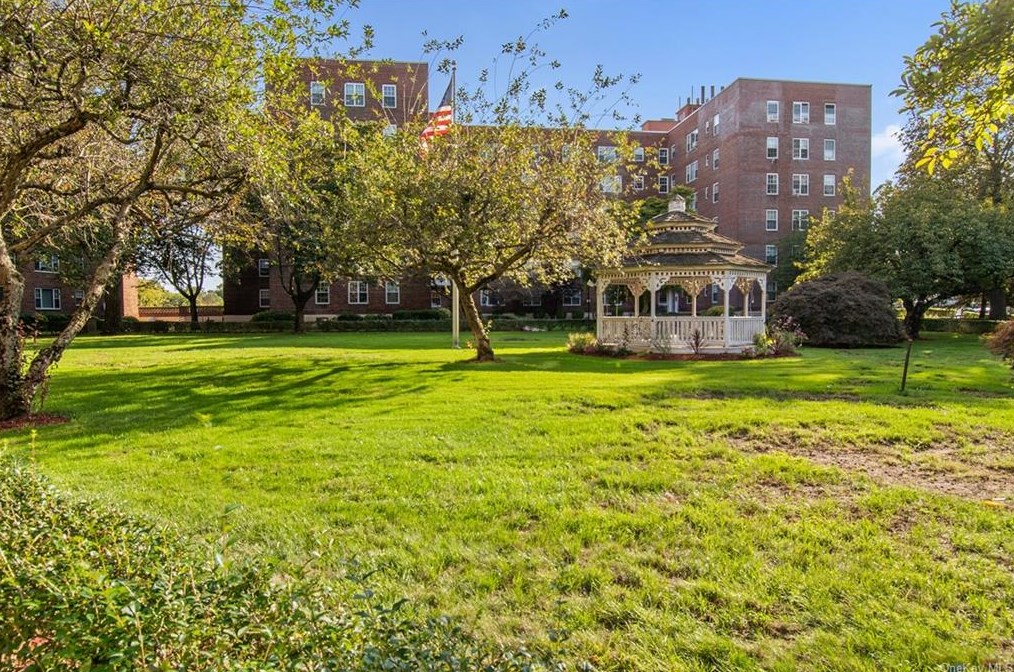 210 Pelham Rd #4m, New Rochelle, NY 10805