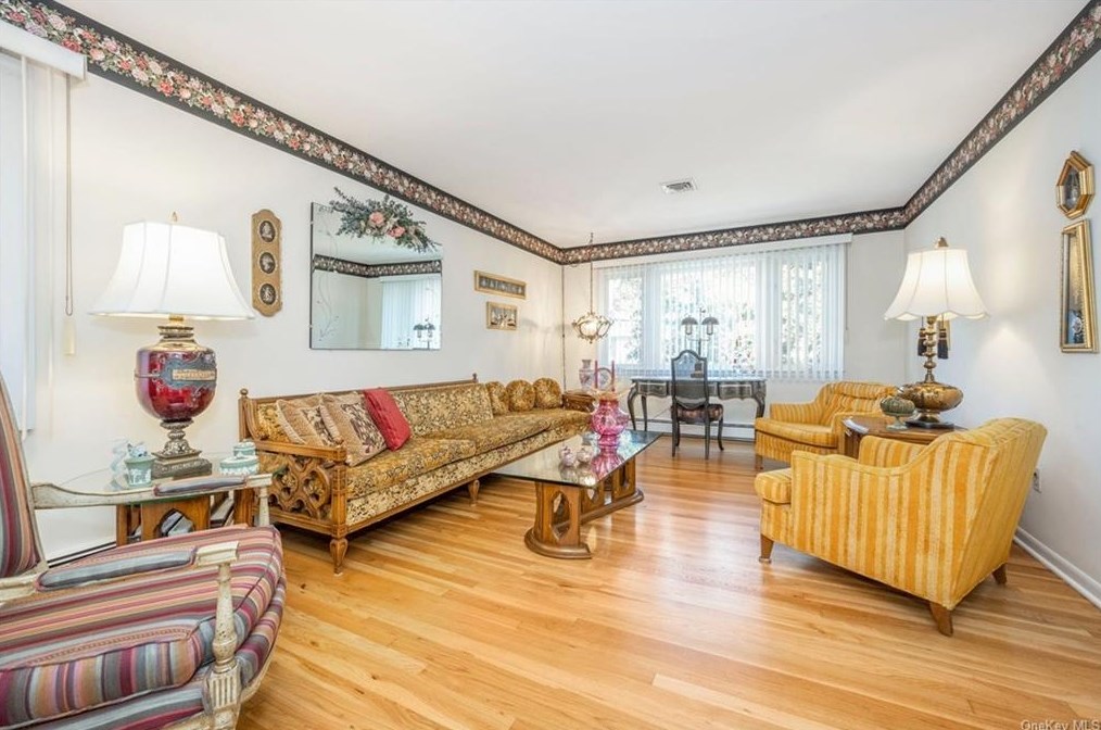 263 Glenbrook Ave, Yonkers, NY 10705-1539