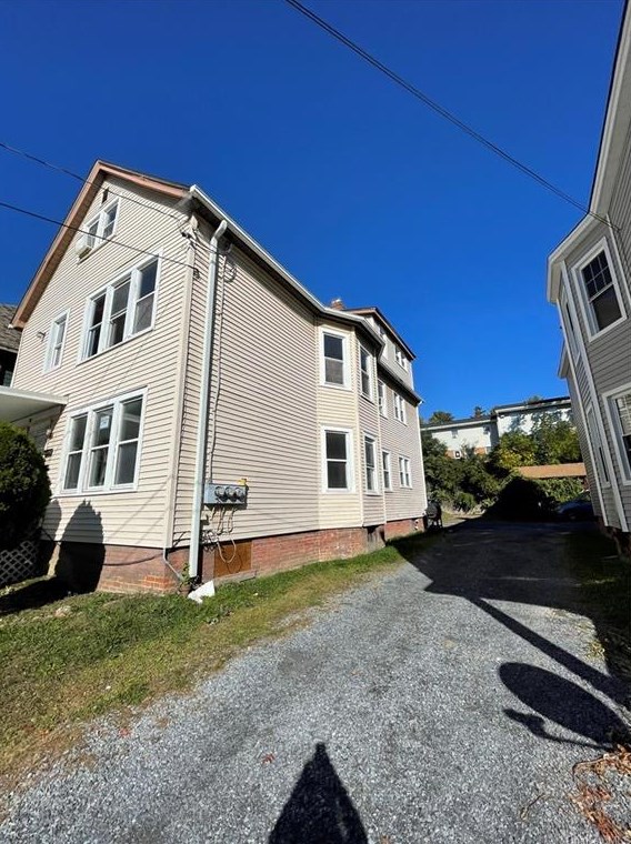 18 Taylor Ave, Poughkeepsie, NY 12601