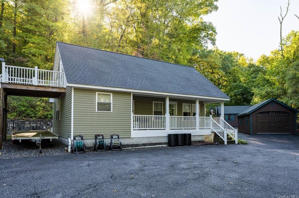 450 Oscawana Lake Rd, Tompkins Corners, NY 10579
