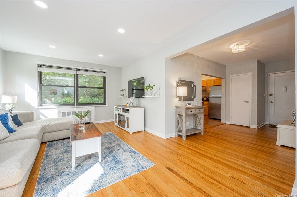 50 Rockledge Rd #1b, Hartsdale, NY 10530