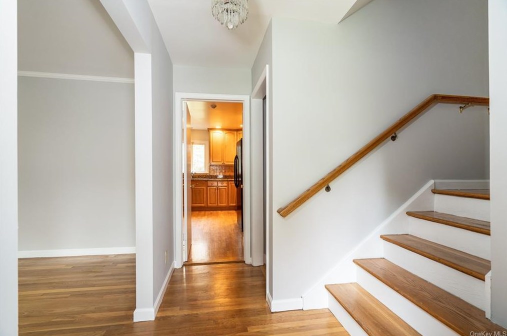 21 Cushman Rd, White Plains, NY 10606