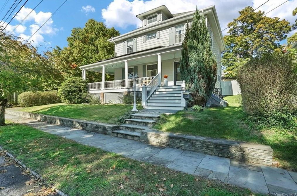 34 Spring St, Goshen, NY 10924-1811