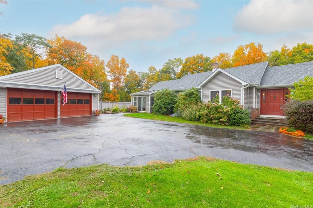 557 Violet Ave, Hyde Park, NY 12538