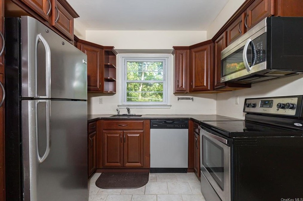 2710 South Rd #f12, Poughkeepsie, NY 12601