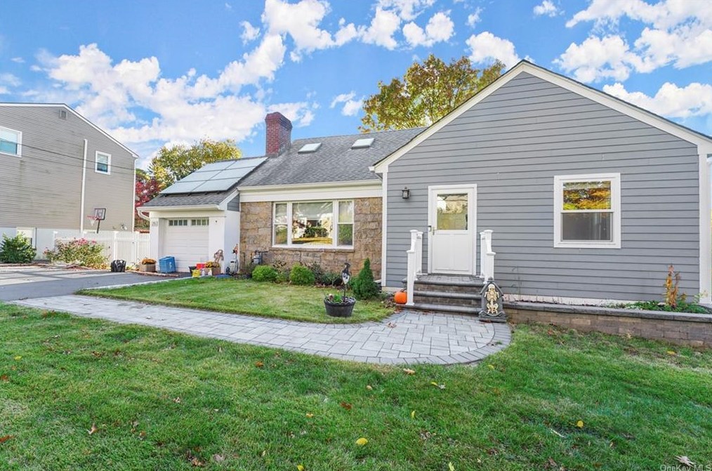 25 Amherst Pl, Hartsdale, NY 10530