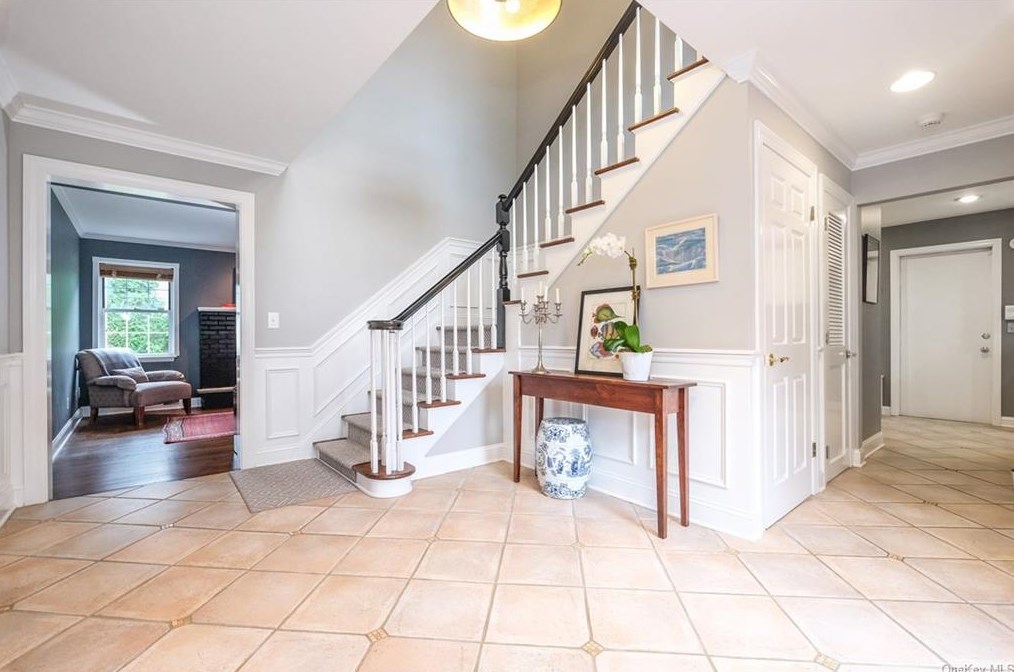 4 Fairlawn Ct, Rye, NY 10580-3211